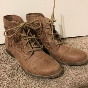 ✨Brown Mossimo ankle boots✨